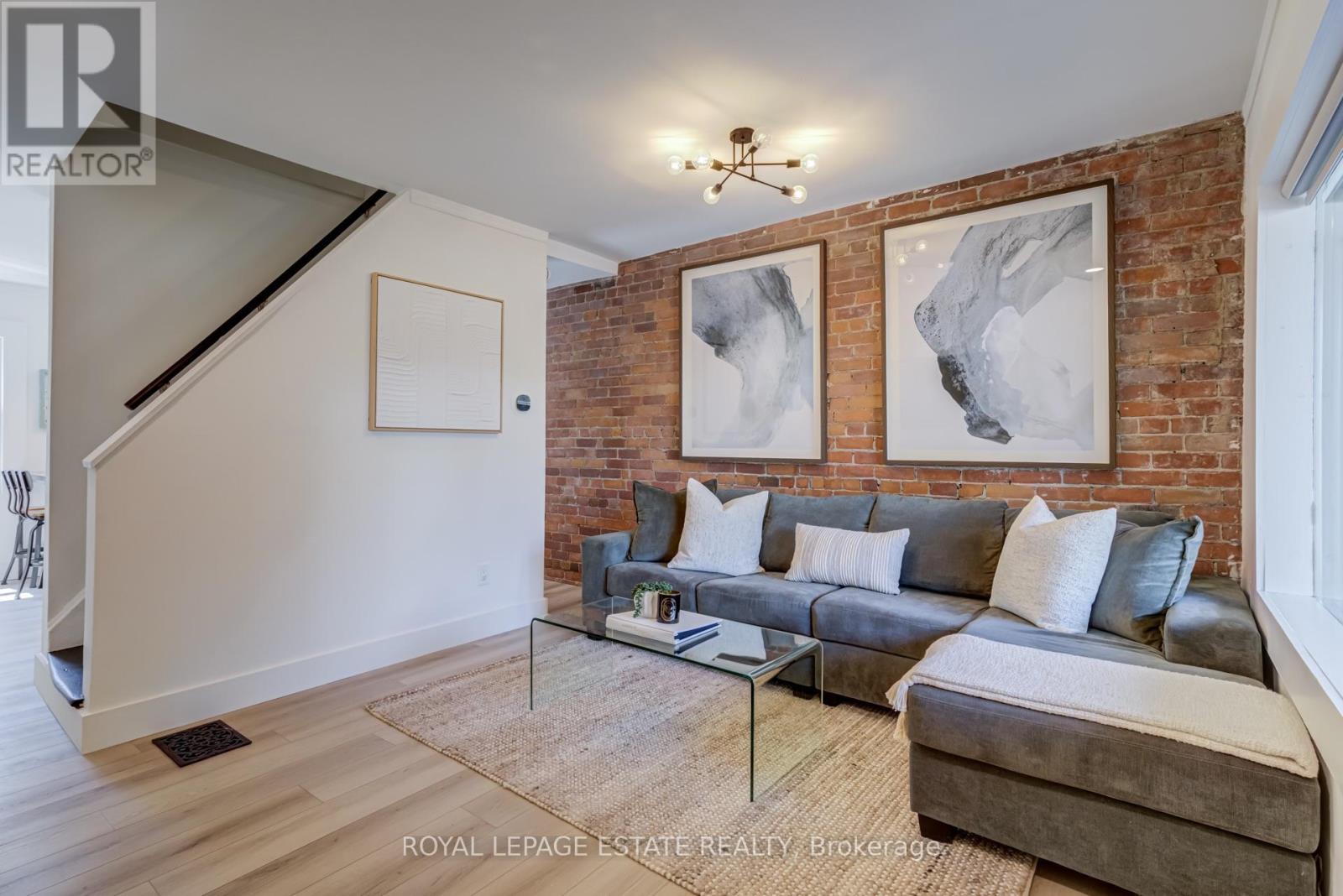 43 Fairford Avenue, Toronto, Ontario  M4L 2J9 - Photo 5 - E13708374