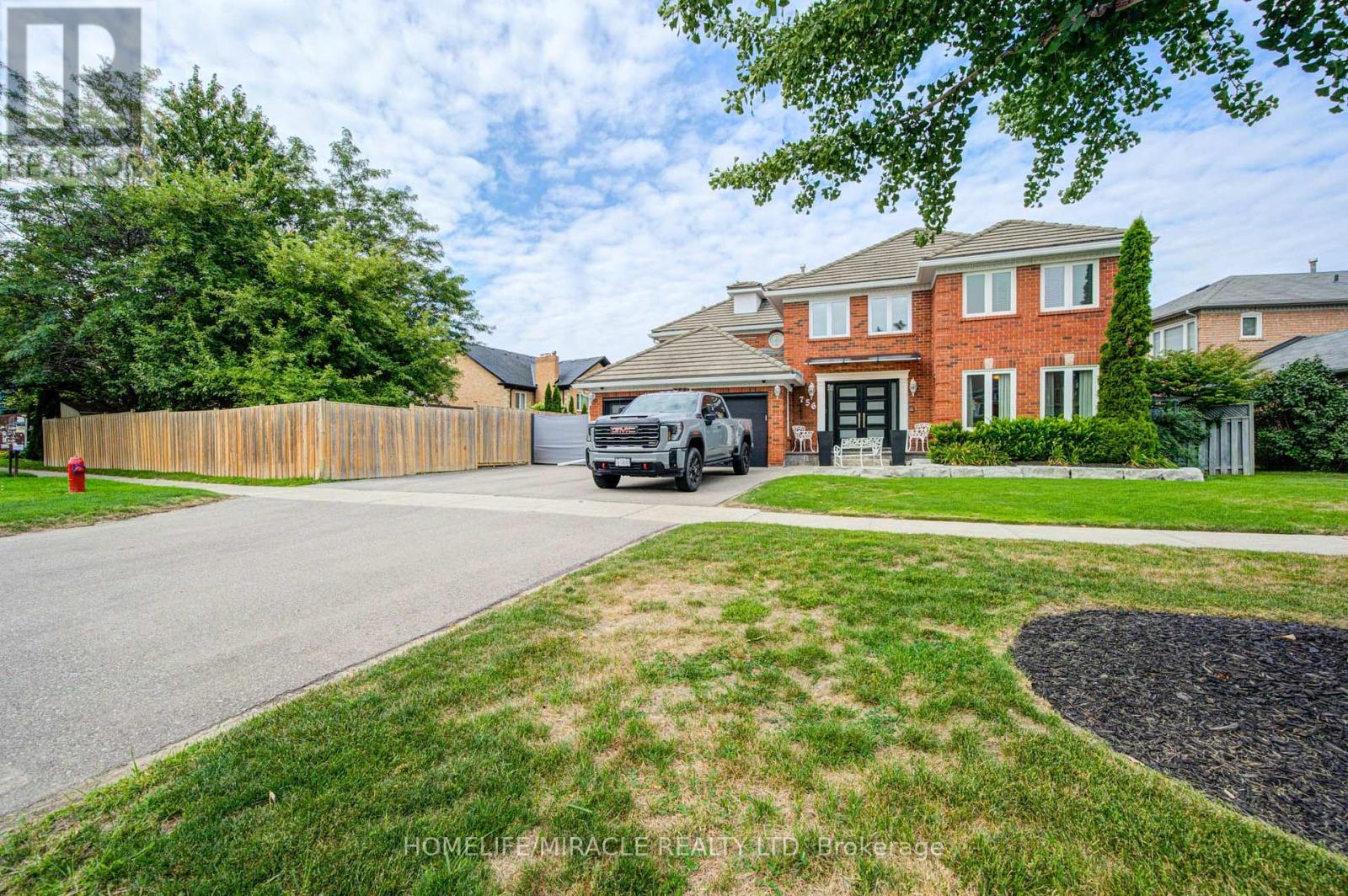756 KINGSMERE AVENUE, Newmarket, Ontario