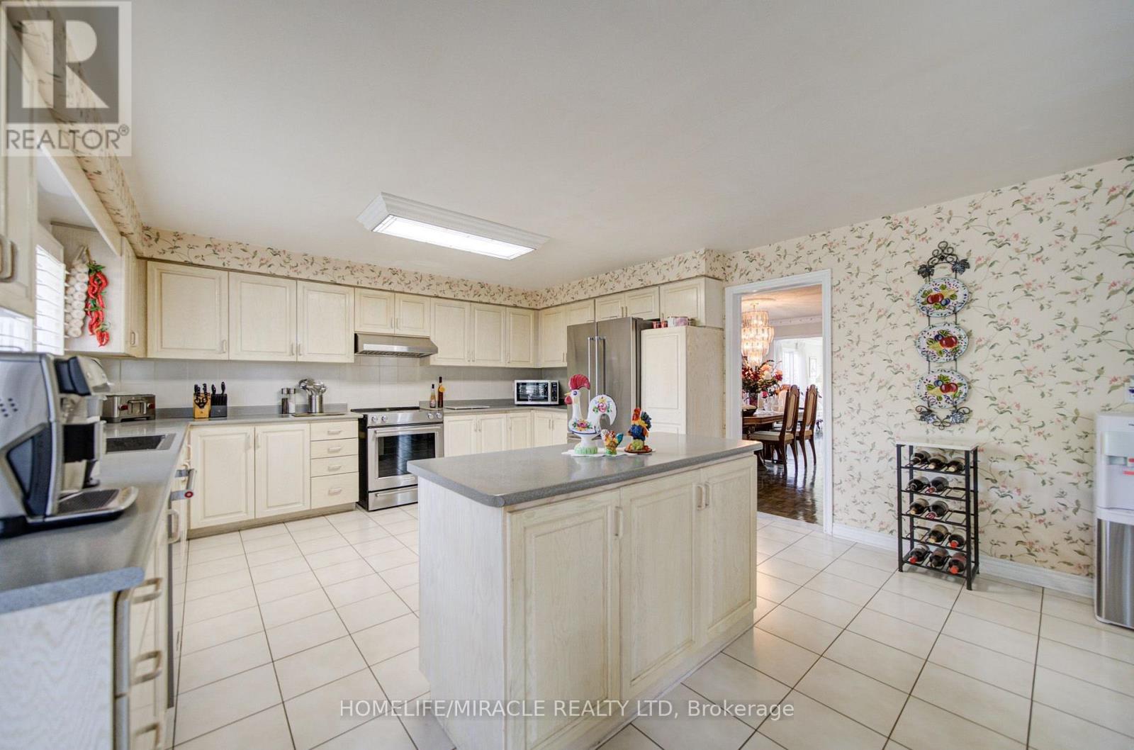 756 Kingsmere Avenue, Newmarket, Ontario  L3X 1K6 - Photo 18 - N13708404