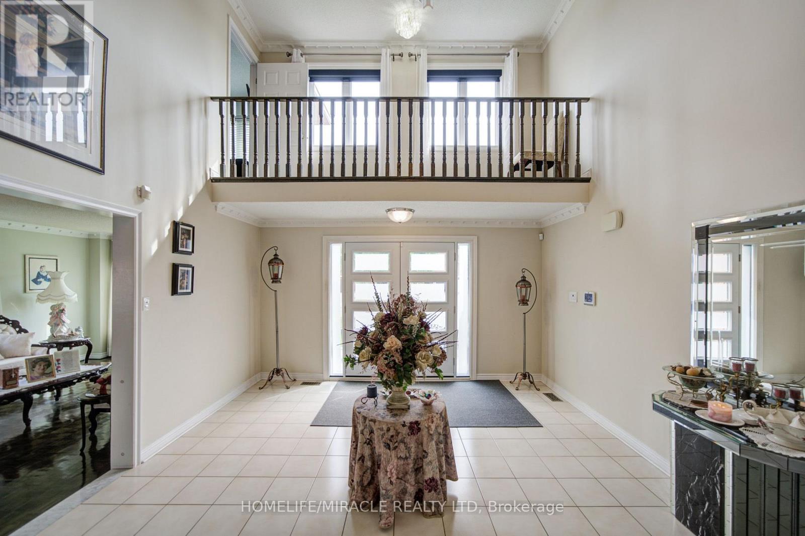 756 Kingsmere Avenue, Newmarket, Ontario  L3X 1K6 - Photo 4 - N13708404