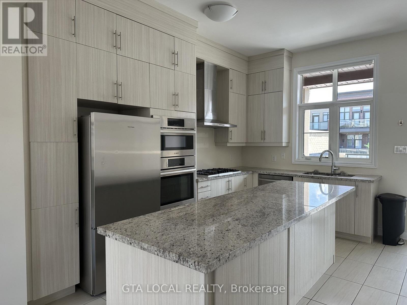 5 Aylin Crescent, Vaughan, Ontario  L6A 4Z8 - Photo 4 - N13708460