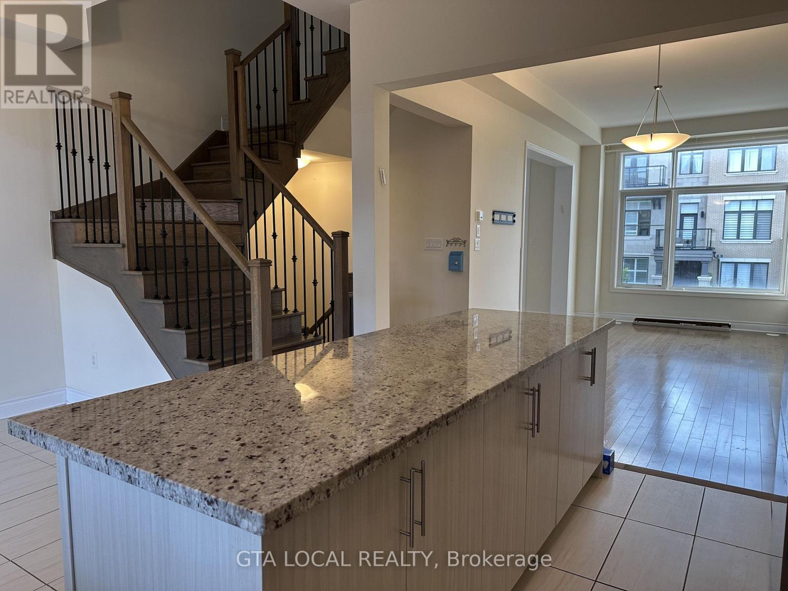 5 Aylin Crescent, Vaughan, Ontario  L6A 4Z8 - Photo 5 - N13708460