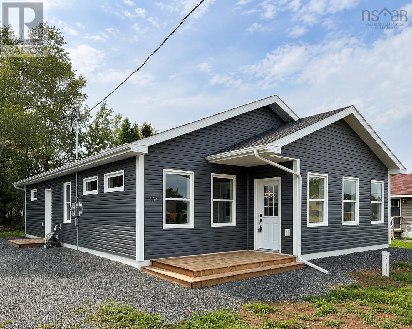 164 Oak Street, Pictou, Nova Scotia