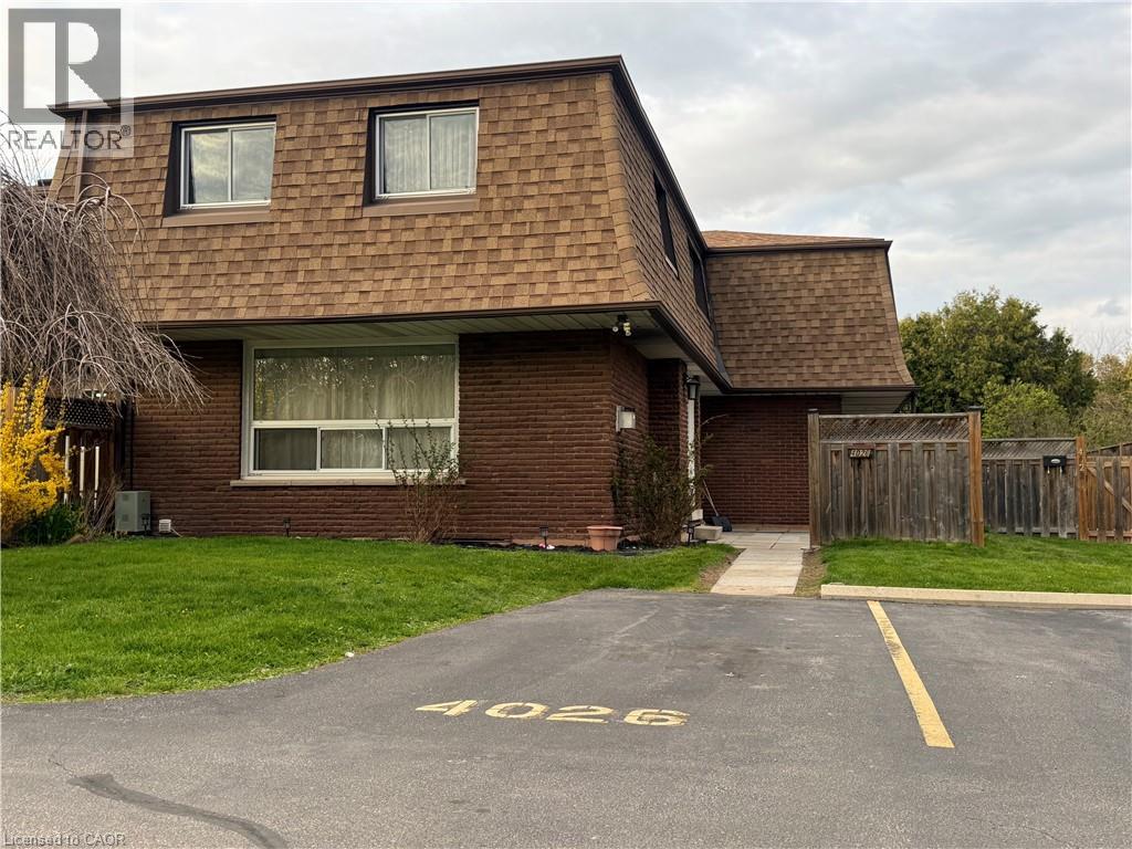 4026 Longmoor Drive Unit# 12, Burlington, Ontario  L7L 1X2 - Photo 2 - 40817868