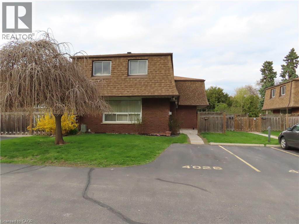 4026 LONGMOOR Drive Unit# 12, Burlington, Ontario