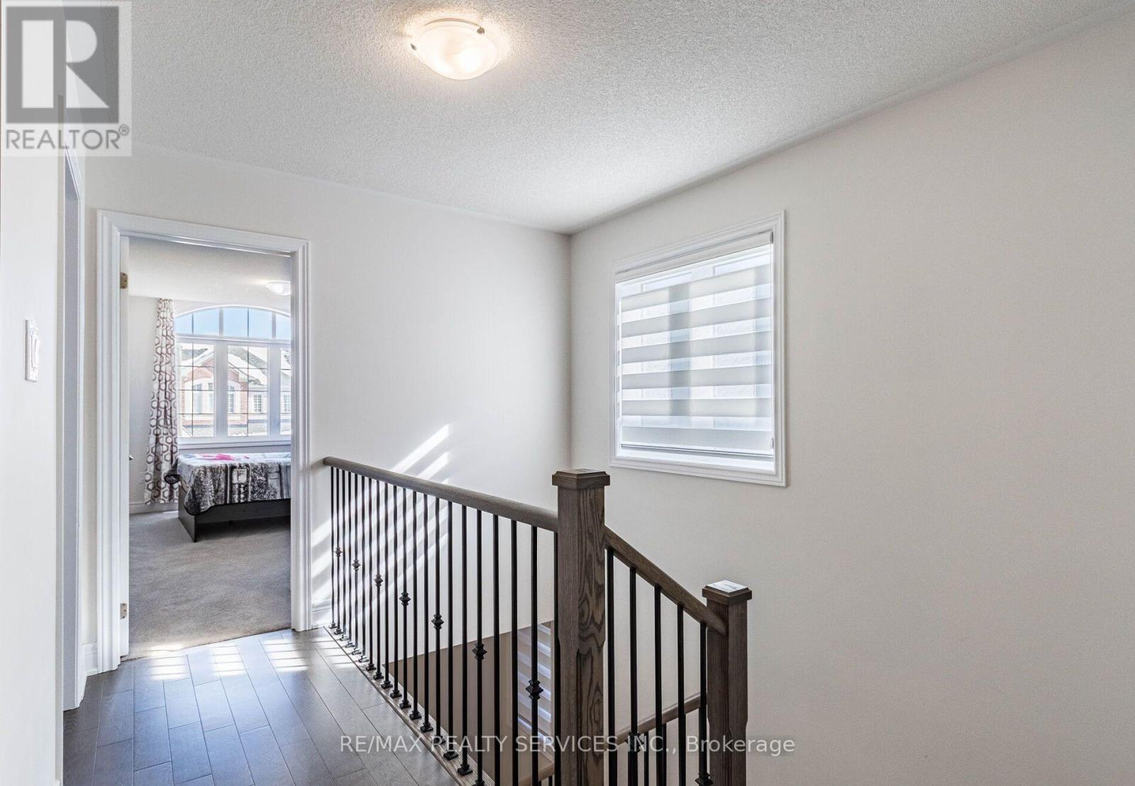17 Overstone Road E, Halton Hills, Ontario  L7G 0M9 - Photo 7 - W13700724