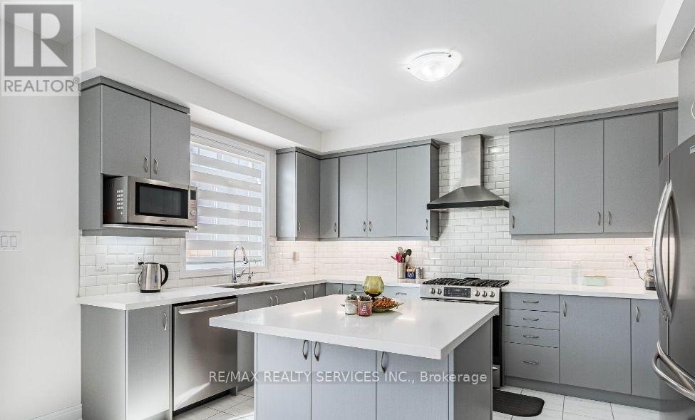 17 Overstone Road E, Halton Hills, Ontario  L7G 0M9 - Photo 9 - W13700724