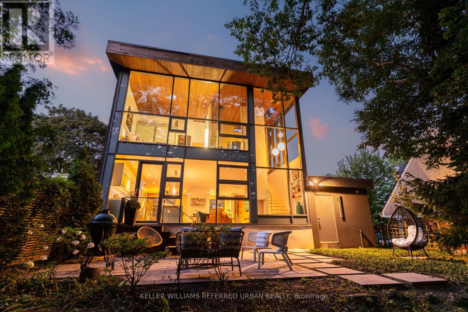 28 Beaucourt Road, Toronto, Ontario  M8Y 3G2 - Photo 2 - W13708370