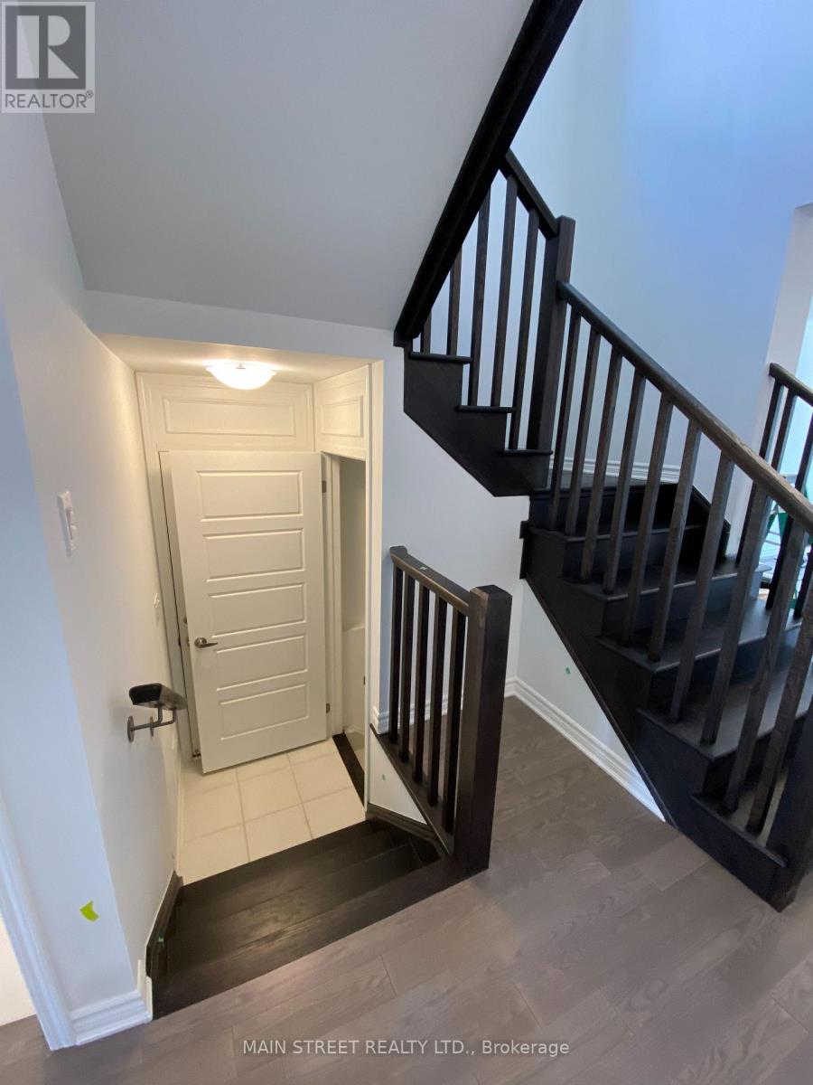 1253 Muskoka Heights, Milton, Ontario  L9E 1Z1 - Photo 4 - W13708408