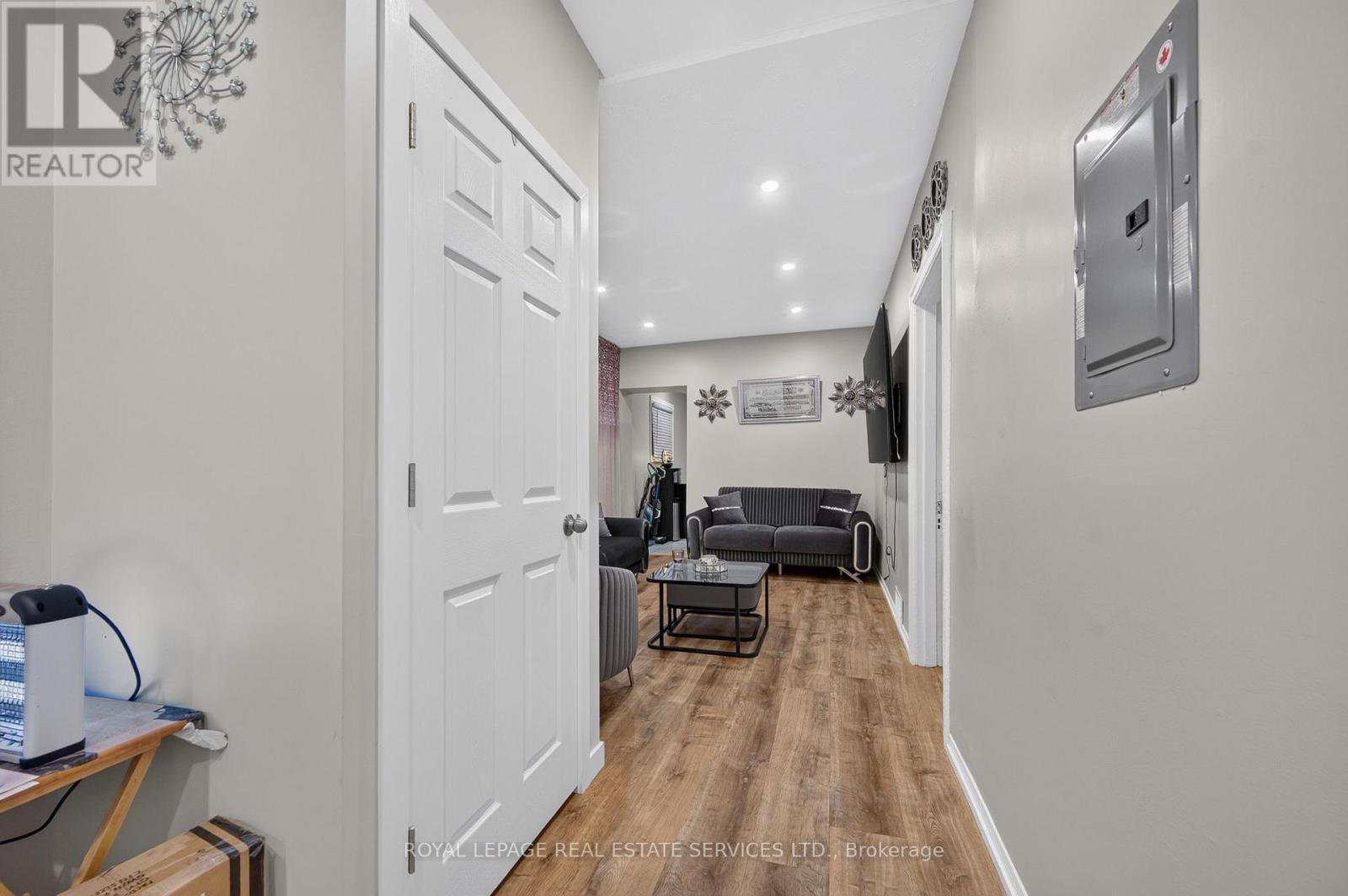 62 Erie Avenue, Hamilton, Ontario  L8N 2W6 - Photo 3 - X13708376