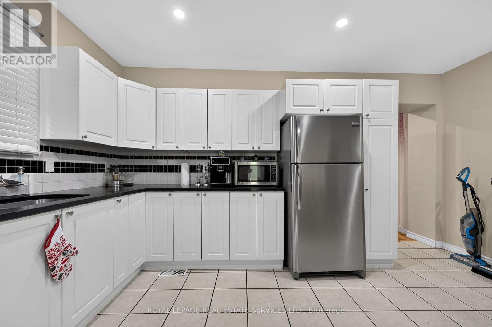 62 Erie Avenue, Hamilton, Ontario  L8N 2W6 - Photo 7 - X13708376