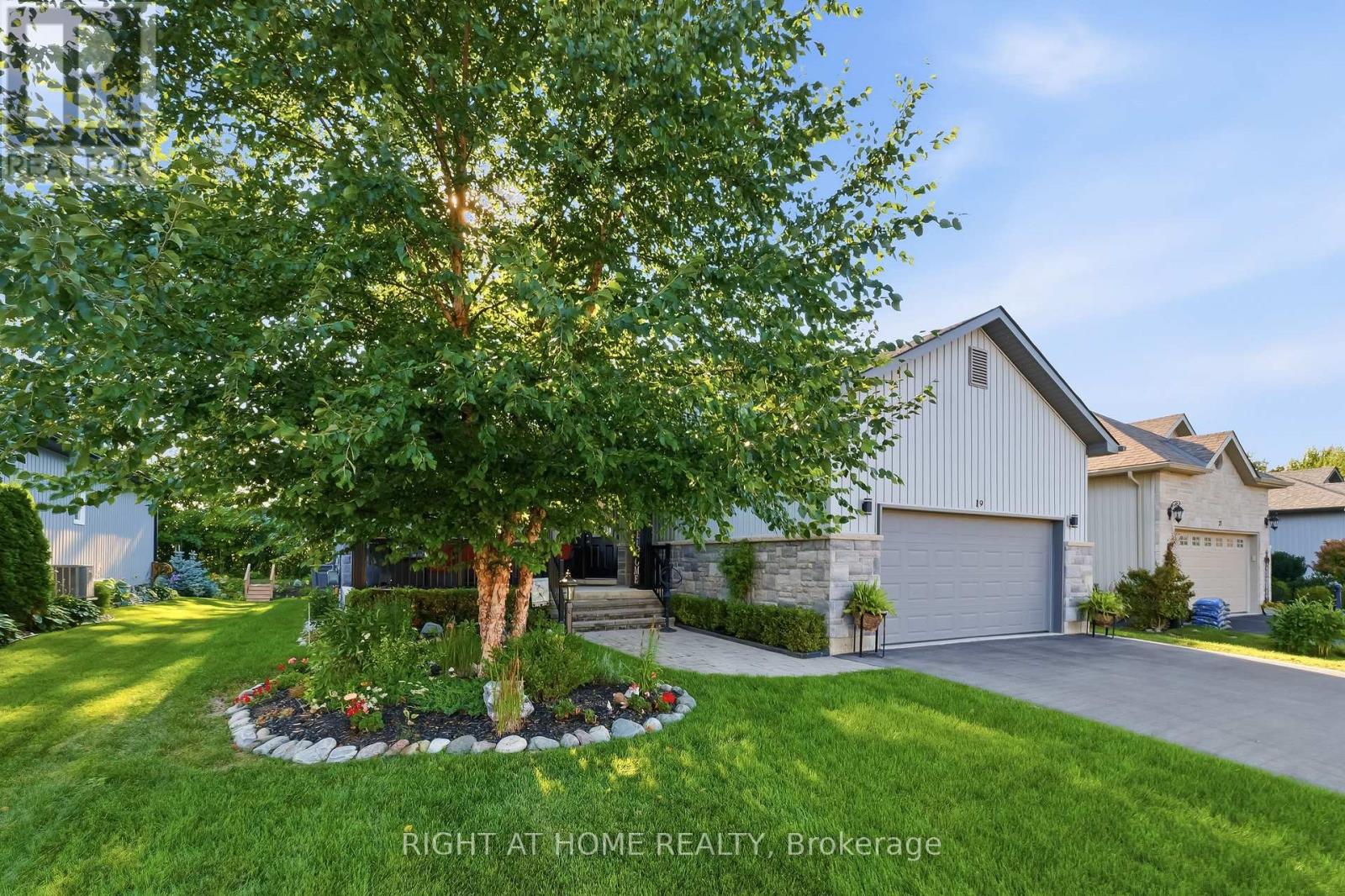 19 CONGER DRIVE, Prince Edward County, Ontario