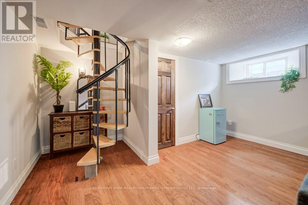 35 Schweitzer Street, Kitchener, Ontario  N2K 1B5 - Photo 30 - X13708394