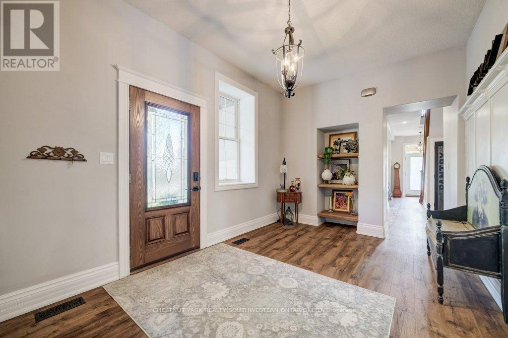 35 Schweitzer Street, Kitchener, Ontario  N2K 1B5 - Photo 6 - X13708394