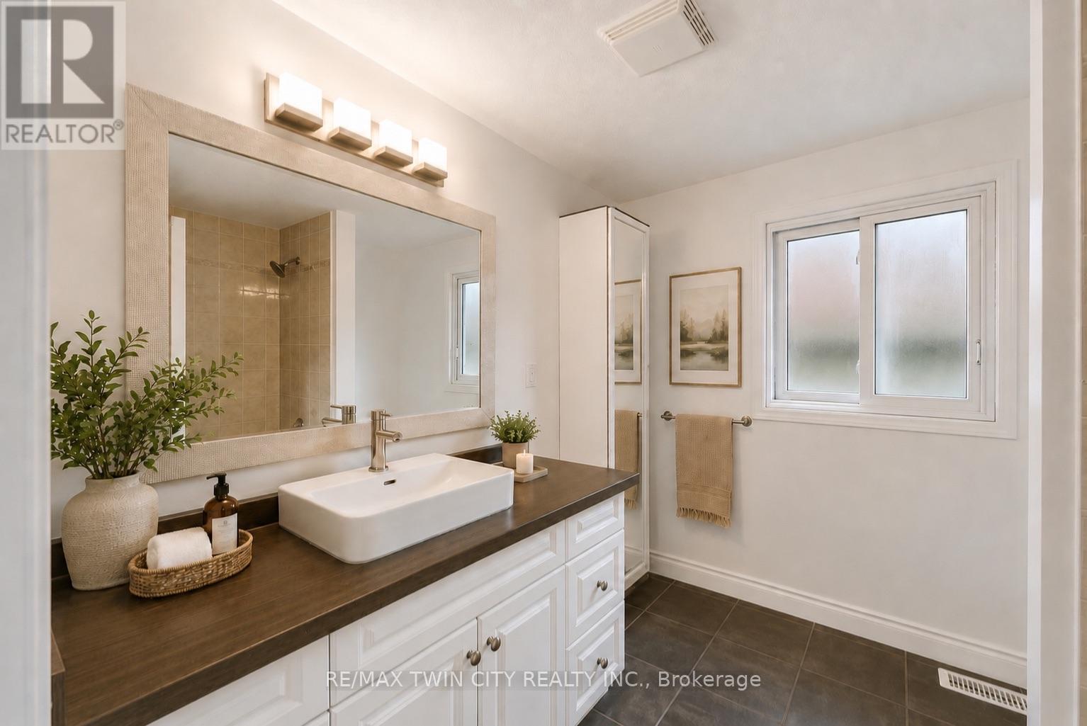 82 Bridlewreath Street, Kitchener, Ontario  N2E 3V6 - Photo 16 - X13708420
