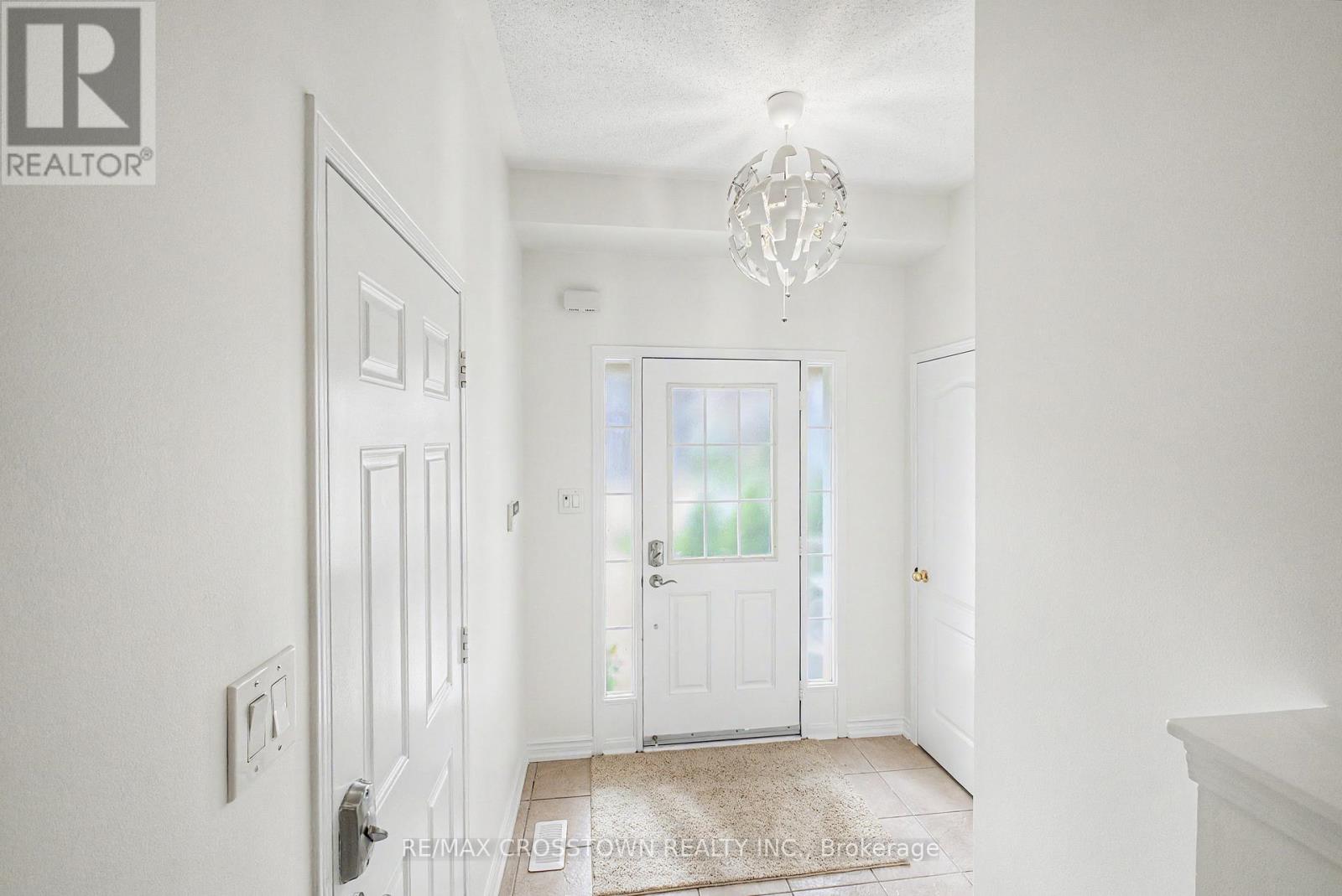 460 Reeves Way Boulevard, Whitchurch-Stouffville, Ontario  L4A 0H2 - Photo 4 - N13690444