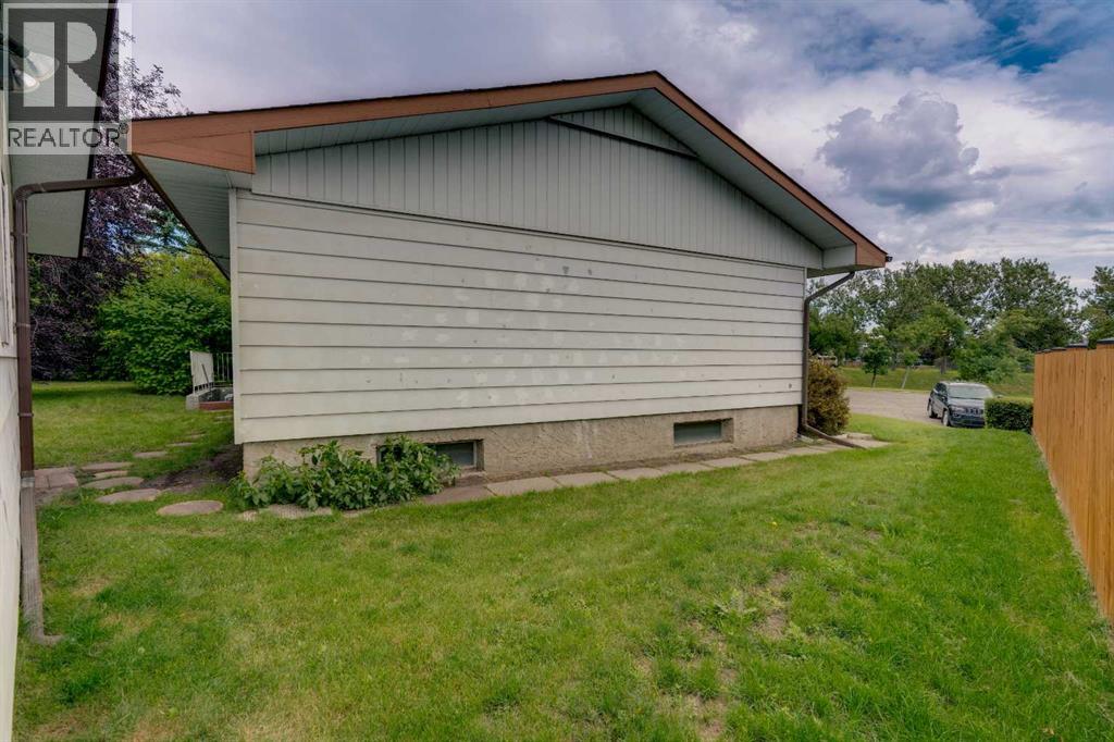 5031 Newcombe Place Nw, Calgary, Alberta  T2K 2P6 - Photo 30 - A2339693