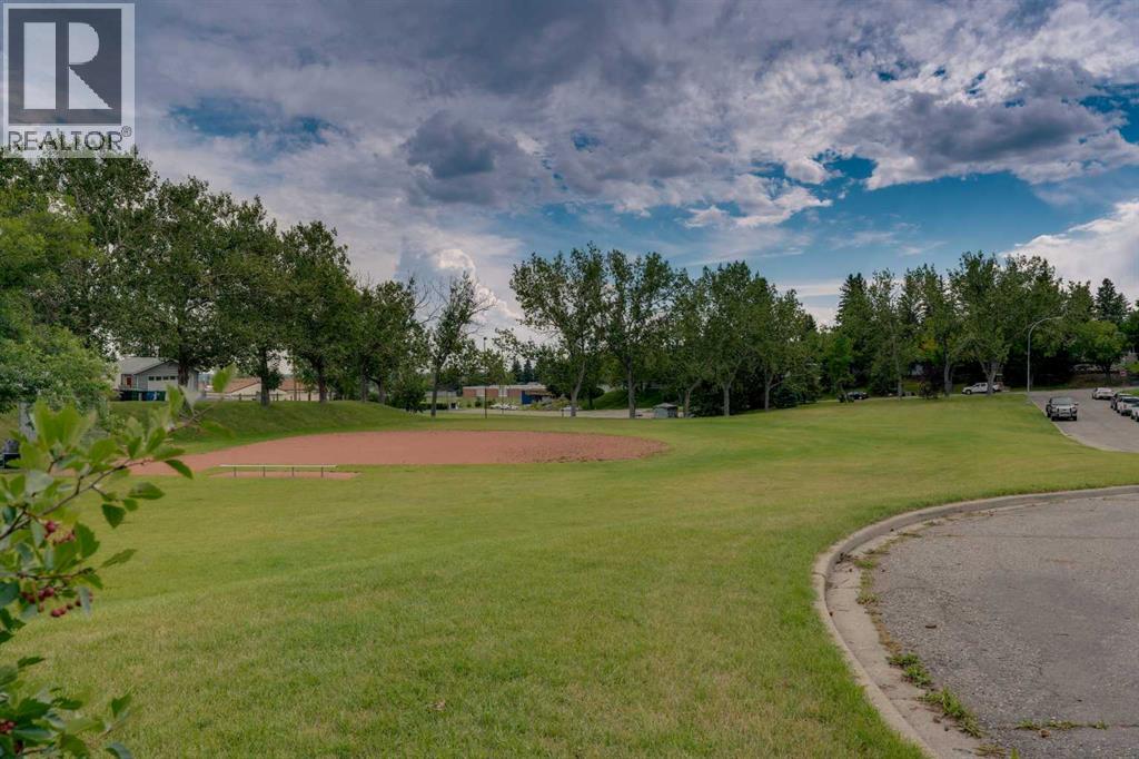 5031 Newcombe Place Nw, Calgary, Alberta  T2K 2P6 - Photo 34 - A2339693