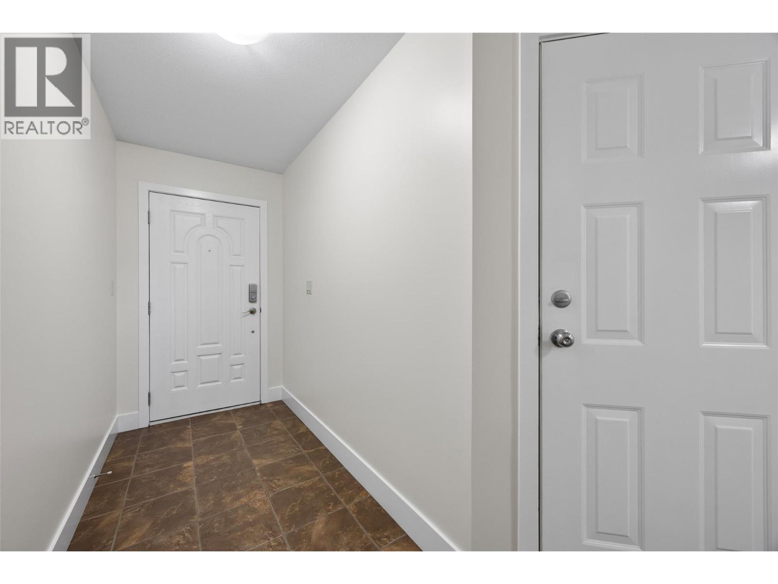 2046 Robson Place Unit# 5, Kamloops, British Columbia  V2E 0A5 - Photo 25 - 10398639