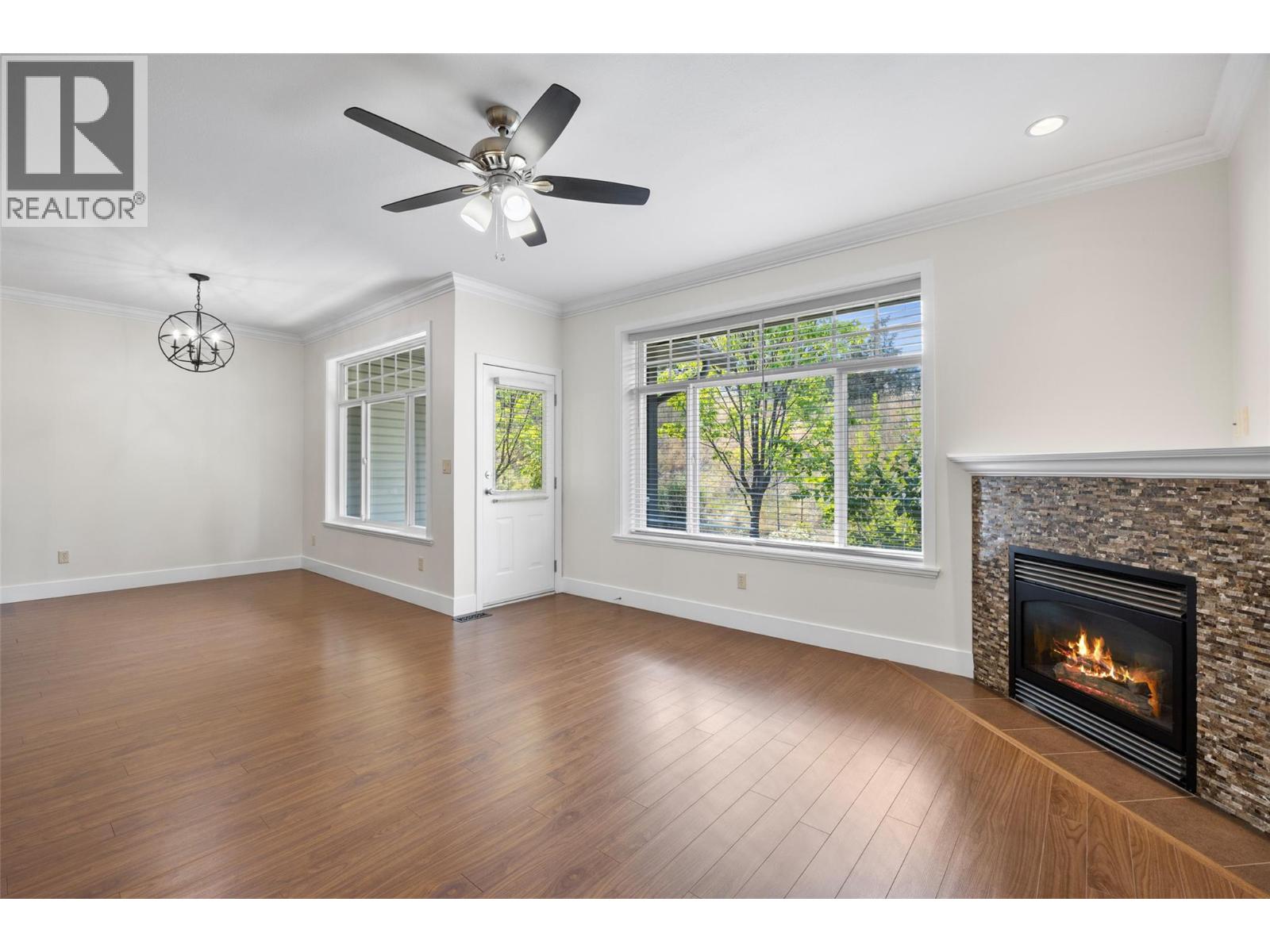 2046 Robson Place Unit# 5, Kamloops, British Columbia  V2E 0A5 - Photo 3 - 10398639