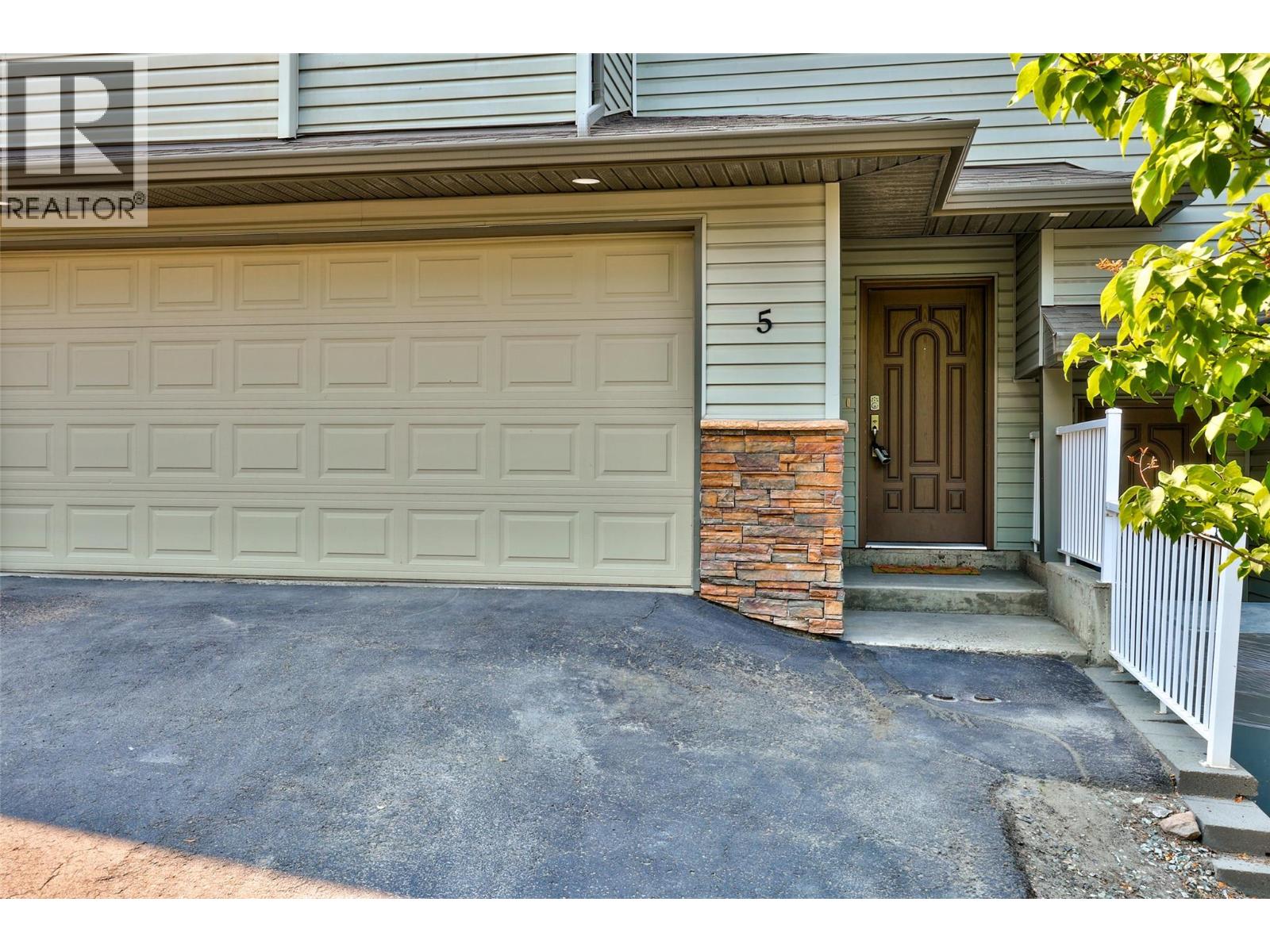 2046 Robson Place Unit# 5, Kamloops, British Columbia  V2E 0A5 - Photo 32 - 10398639