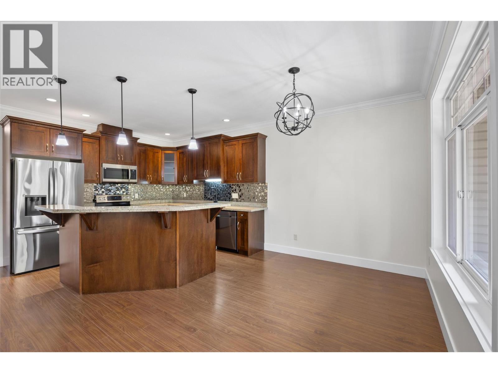 2046 Robson Place Unit# 5, Kamloops, British Columbia  V2E 0A5 - Photo 4 - 10398639