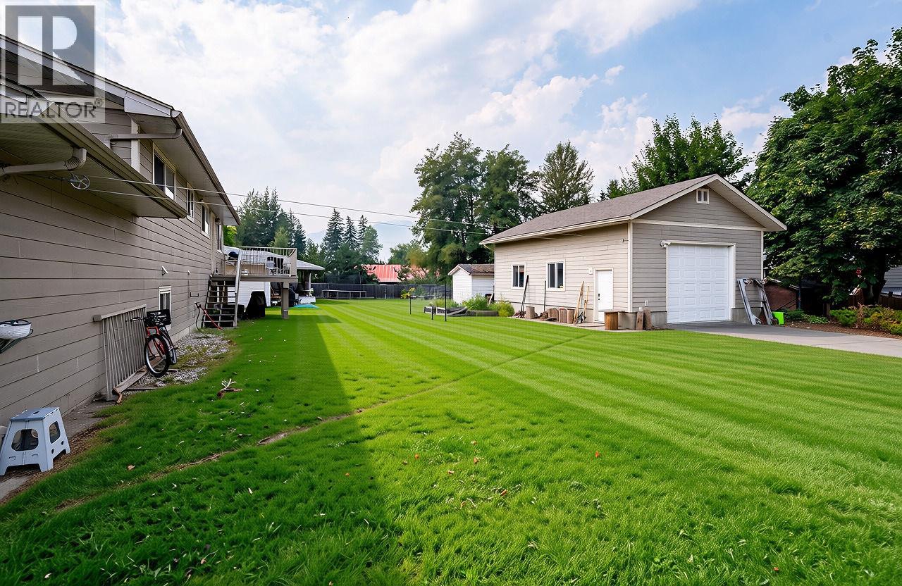 1506 Mountain View Drive, Revelstoke, British Columbia  V0E 2S1 - Photo 4 - 10396936