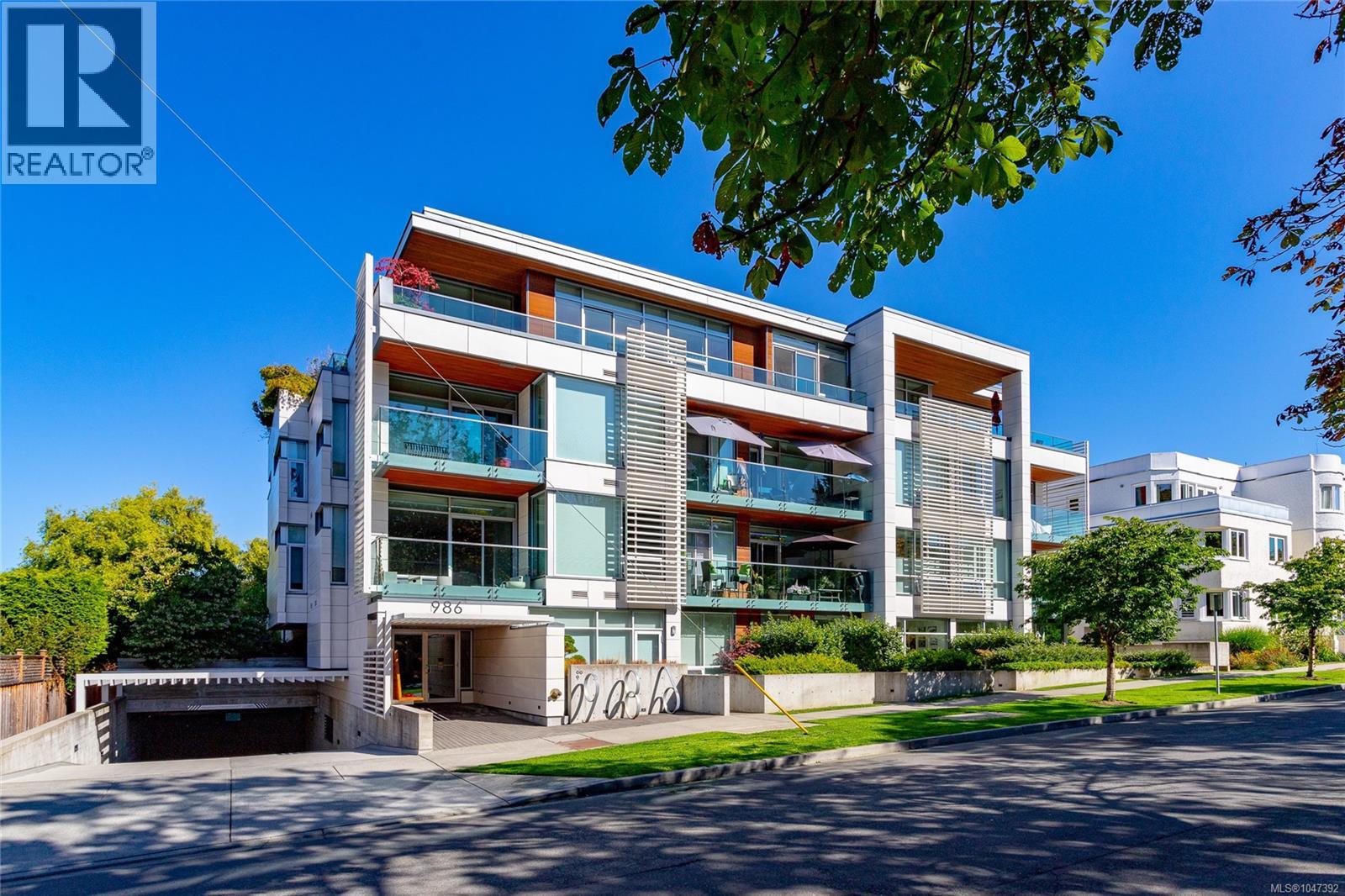 401 986 Heywood Ave, Victoria, British Columbia