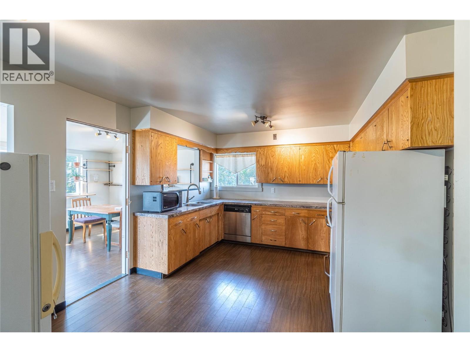 2215 Barbara Avenue, Kamloops, British Columbia  V2B 4J4 - Photo 7 - 10395881