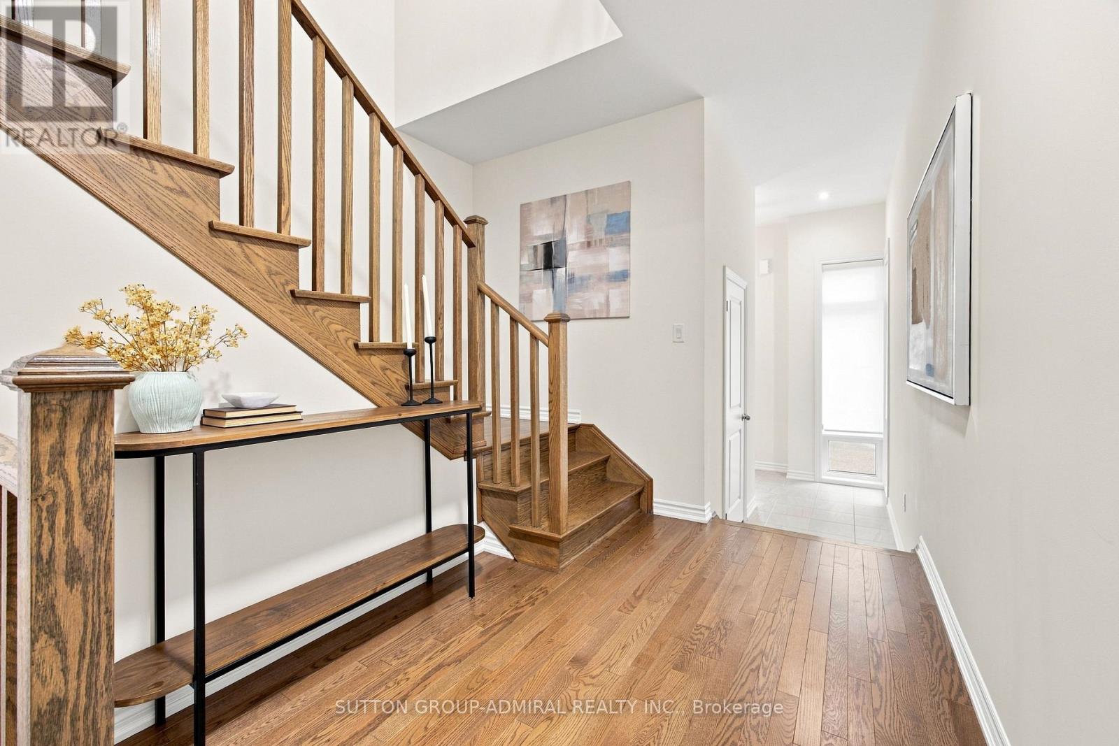 46 Fish Drive, Aurora, Ontario  L4B 4A7 - Photo 4 - N13708492