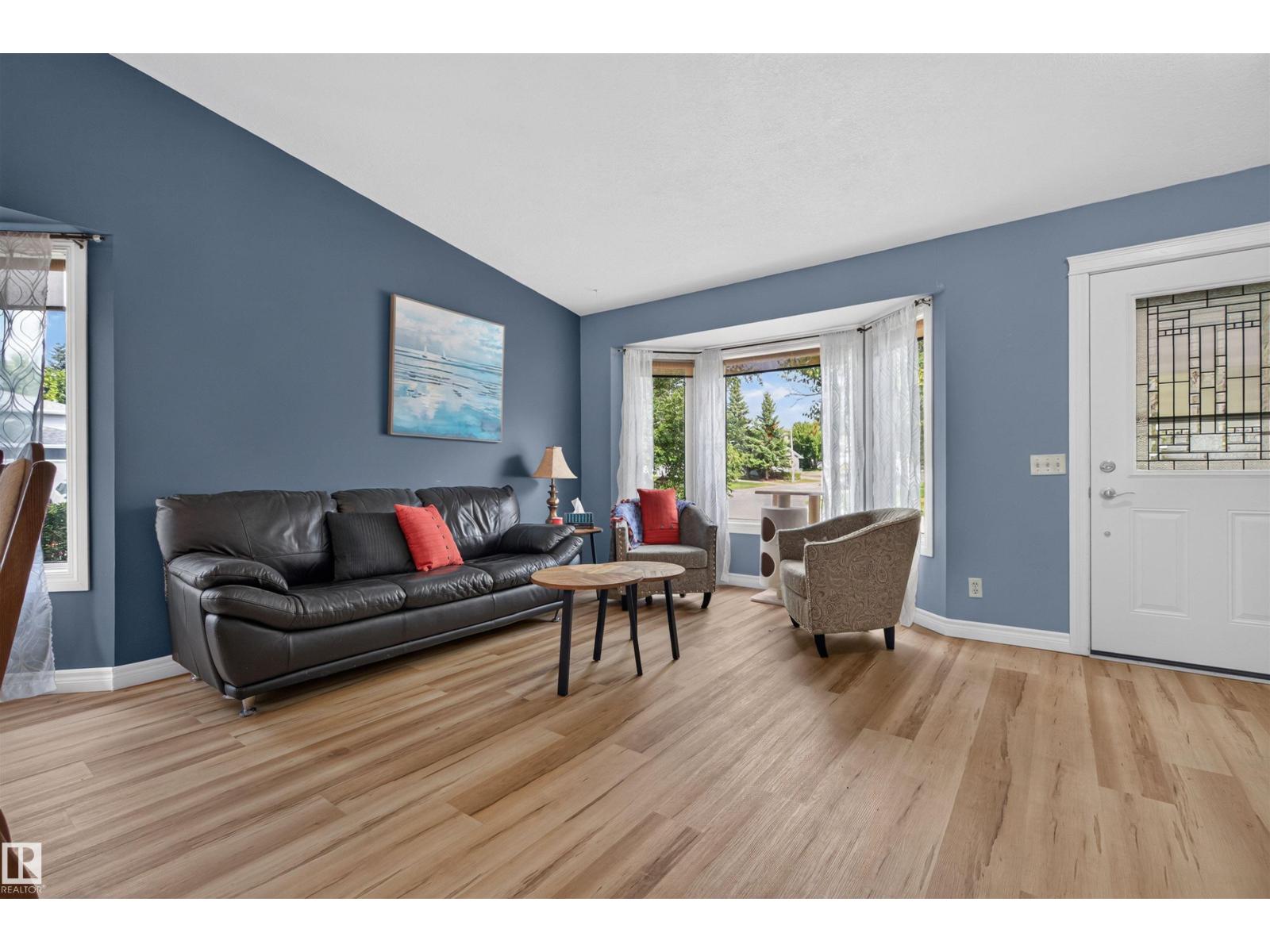 4211 47 Av, Beaumont, Alberta  T4X 1H1 - Photo 3 - E4505337