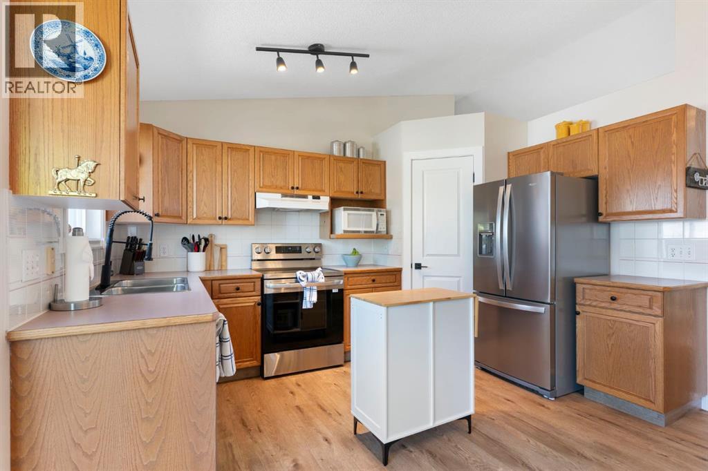34 West Mcmanus Road, Cochrane, Alberta  T4C 1L8 - Photo 9 - A2329442