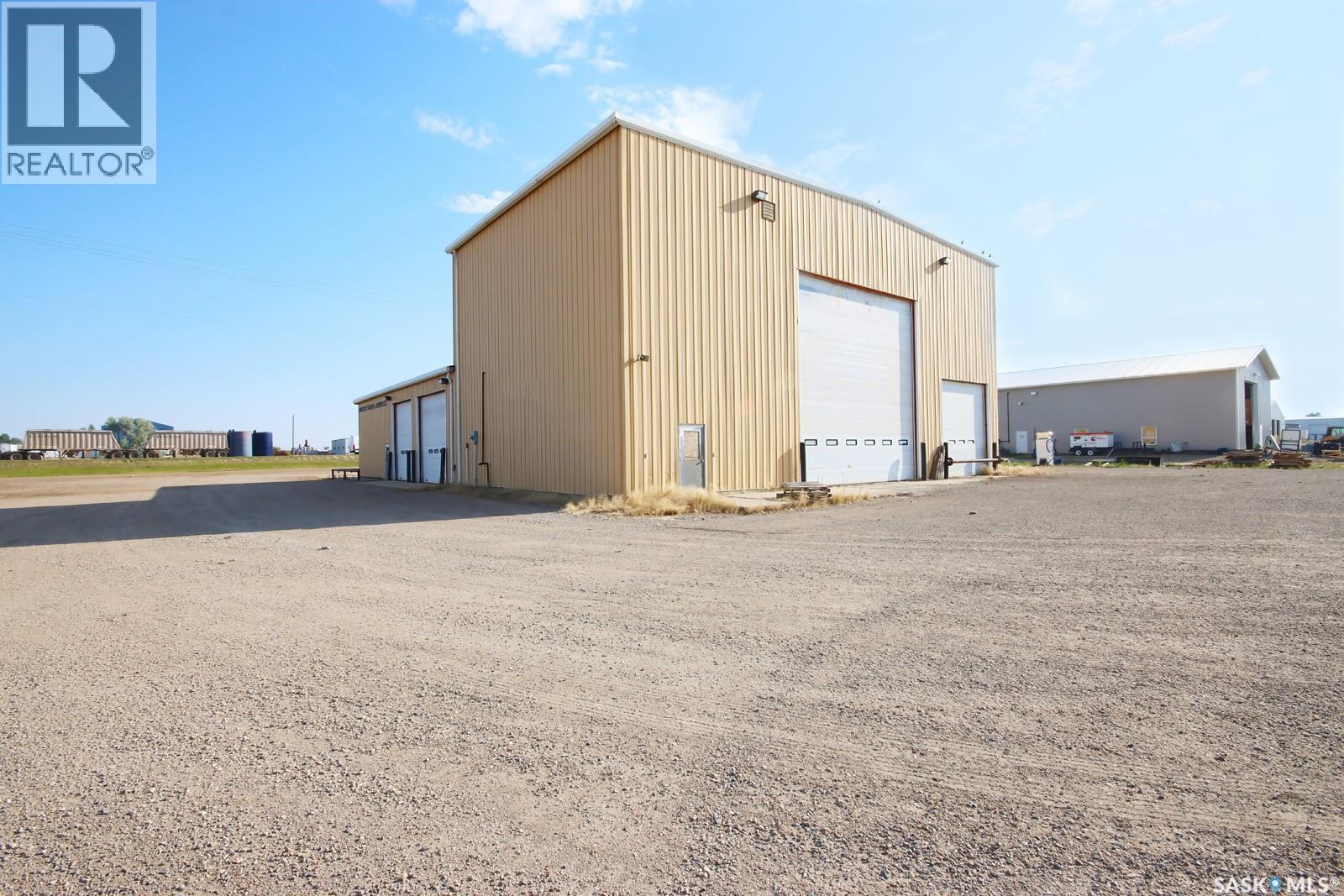 48 39 Highway, Estevan, Saskatchewan  S4A 2A5 - Photo 5 - SK046515