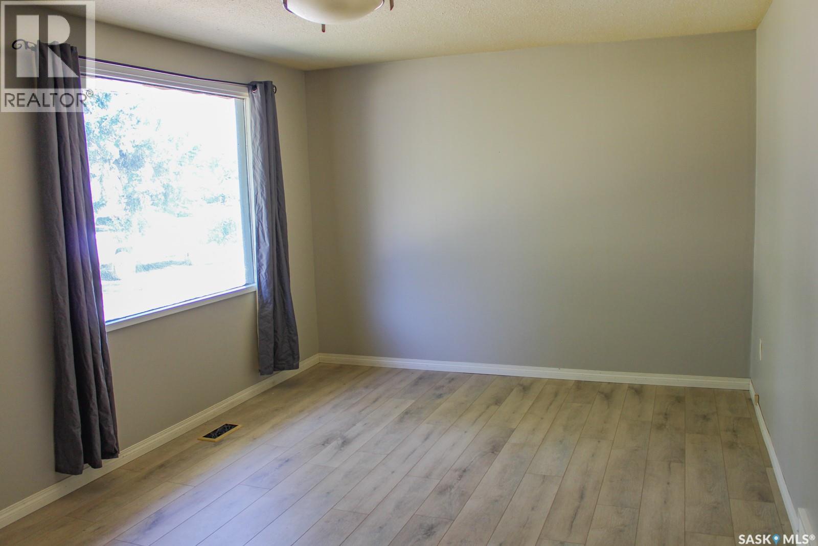 517 Mcleod Avenue E, Melfort, Saskatchewan  S0E 1A0 - Photo 4 - SK046508