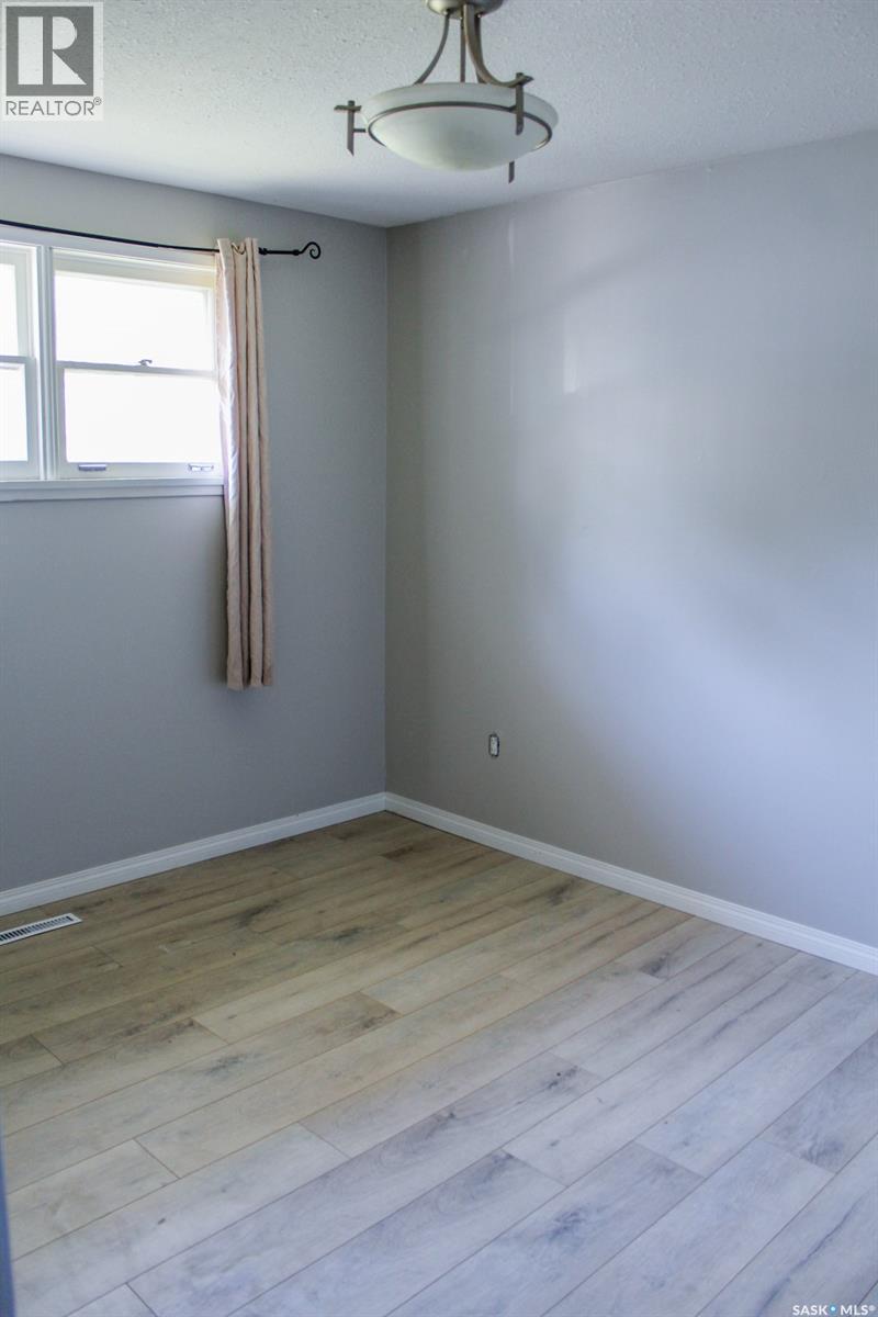 517 Mcleod Avenue E, Melfort, Saskatchewan  S0E 1A0 - Photo 8 - SK046508