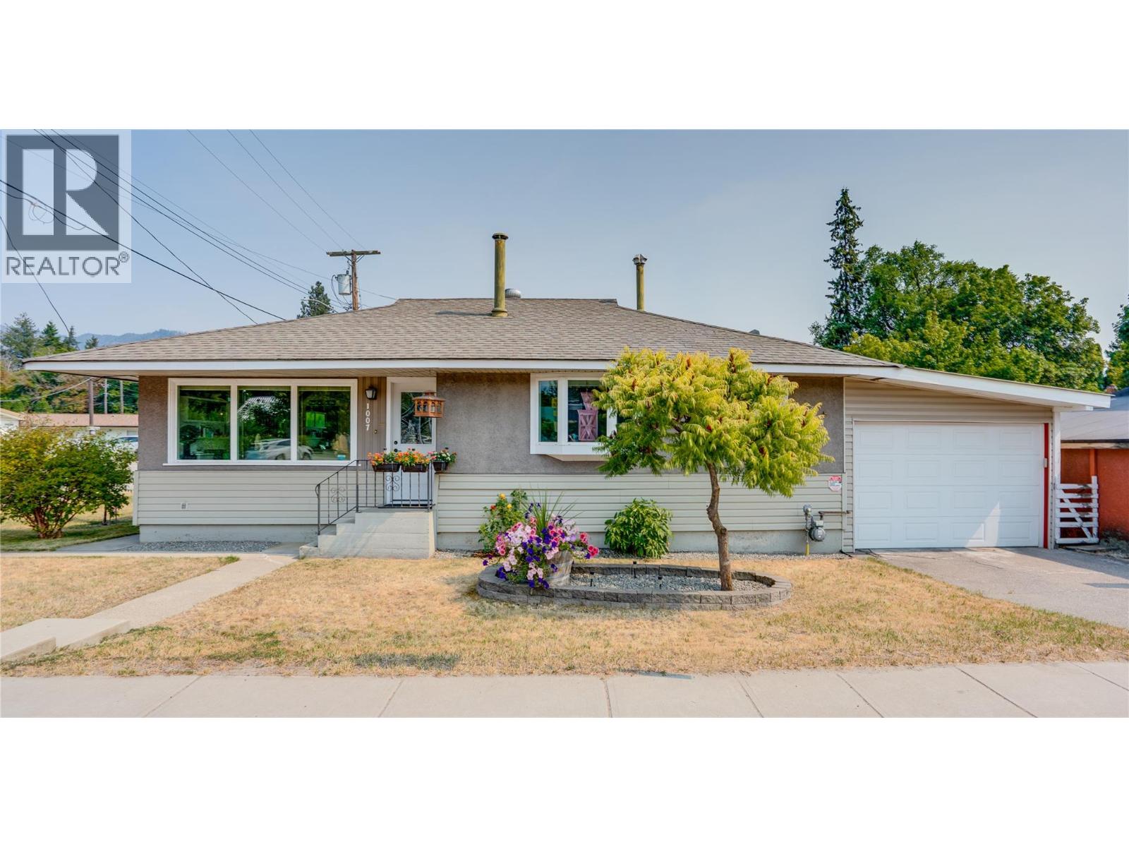 1007 George Street, Enderby, British Columbia