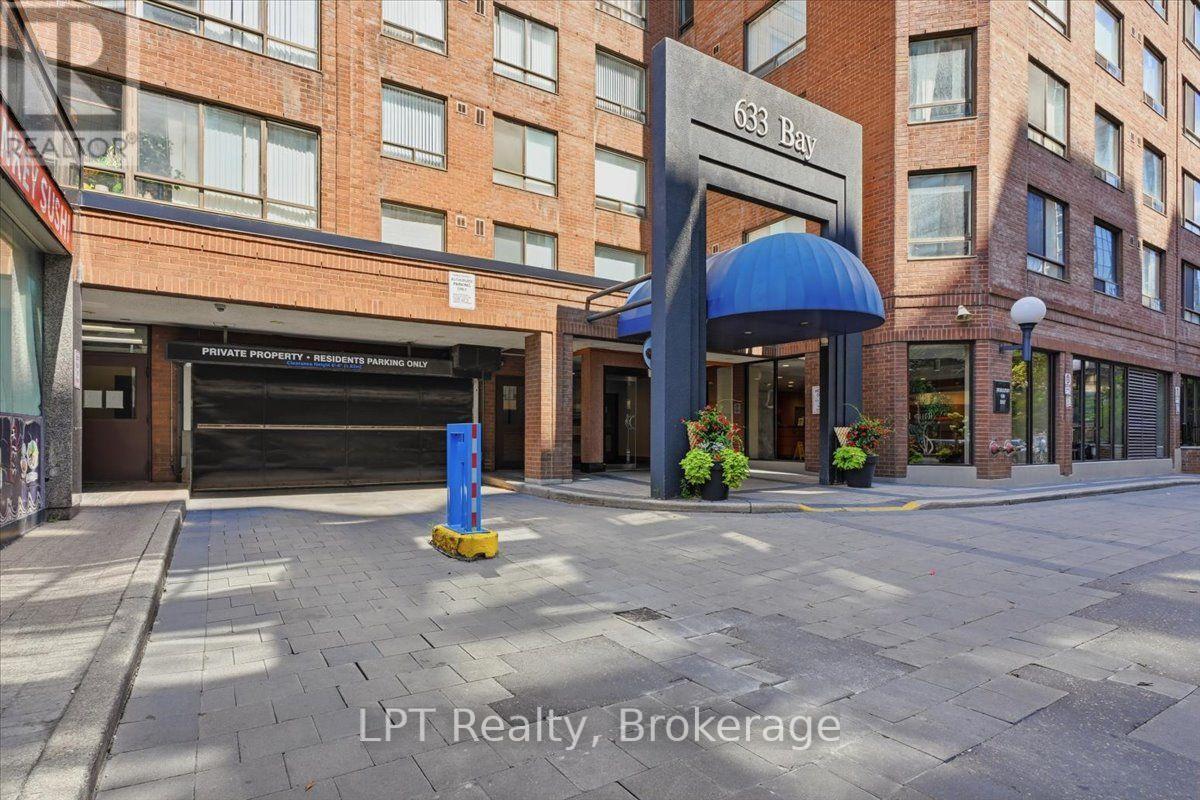 2721 - 633 Bay Street, Toronto, Ontario  M5G 2G4 - Photo 1 - C13708544