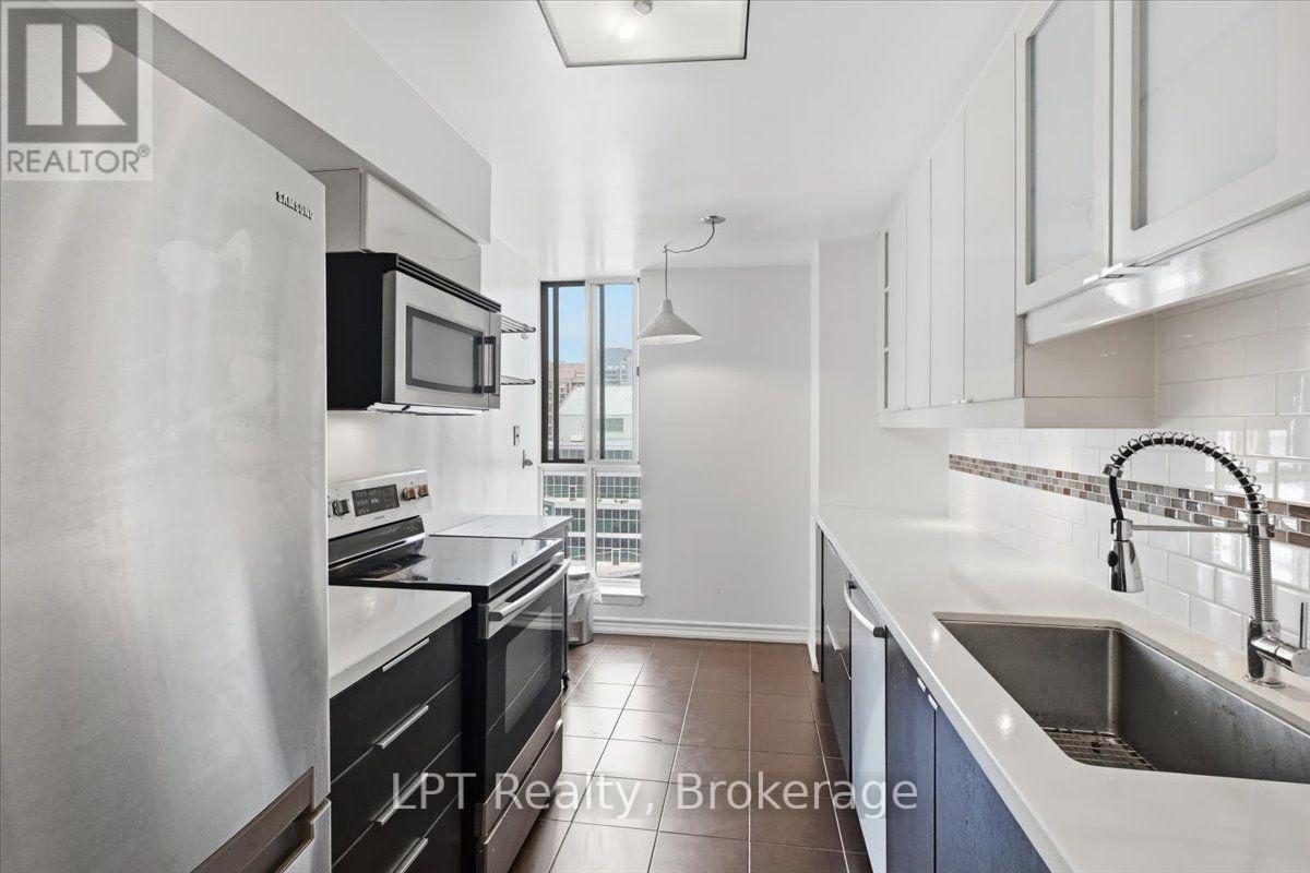 2721 - 633 Bay Street, Toronto, Ontario  M5G 2G4 - Photo 10 - C13708544