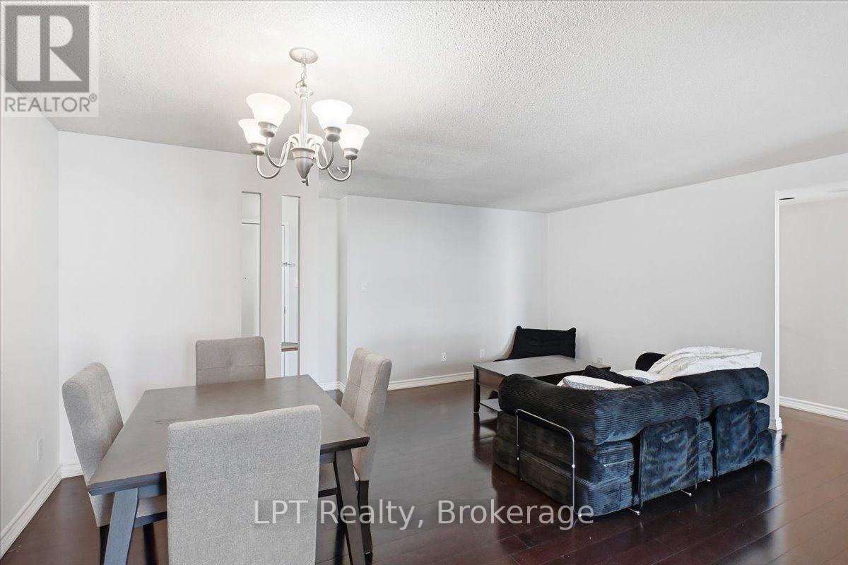 2721 - 633 Bay Street, Toronto, Ontario  M5G 2G4 - Photo 11 - C13708544