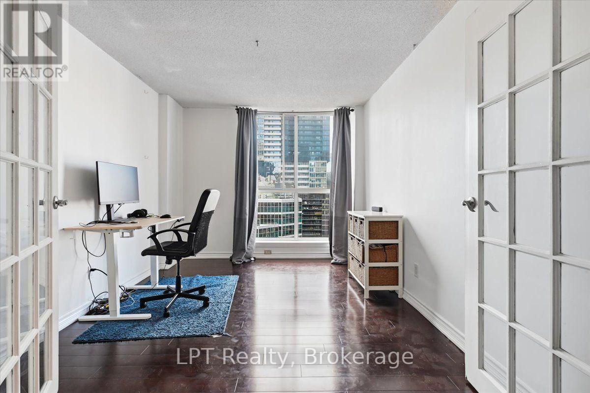 2721 - 633 Bay Street, Toronto, Ontario  M5G 2G4 - Photo 16 - C13708544