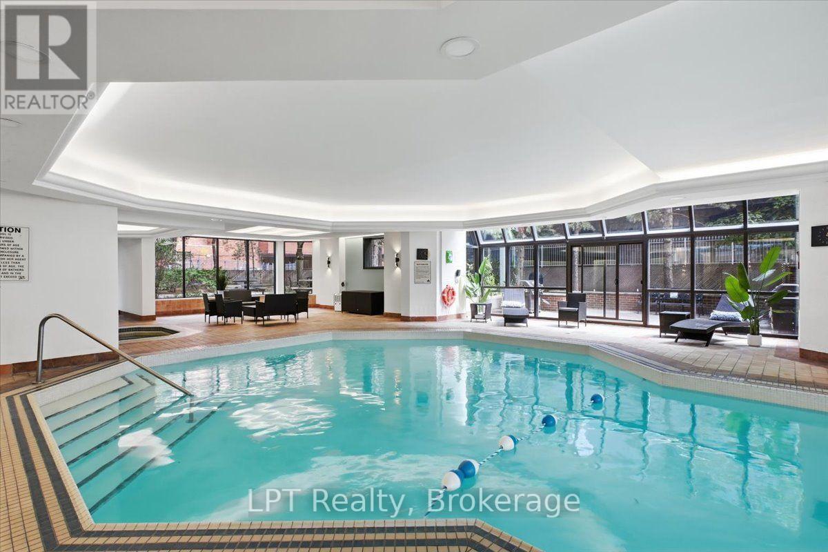2721 - 633 Bay Street, Toronto, Ontario  M5G 2G4 - Photo 22 - C13708544