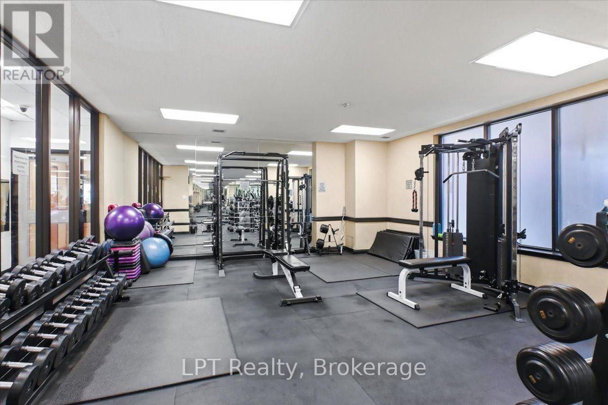 2721 - 633 Bay Street, Toronto, Ontario  M5G 2G4 - Photo 24 - C13708544