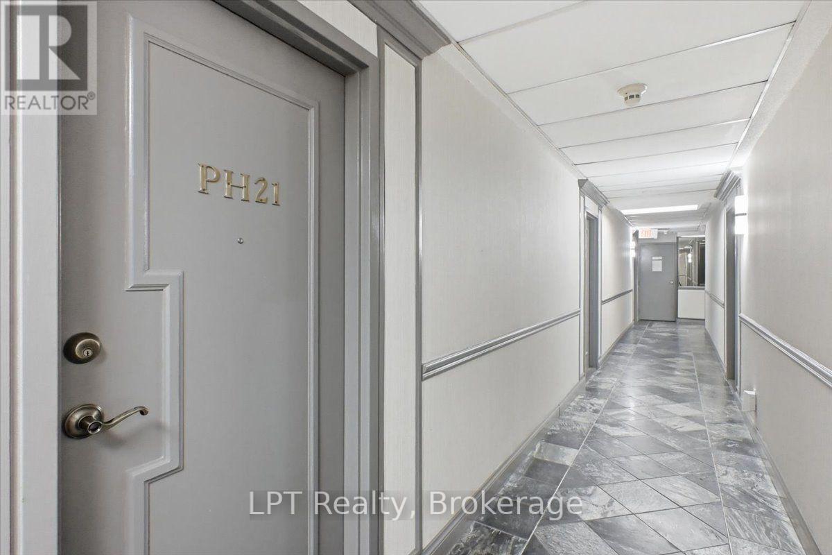 2721 - 633 Bay Street, Toronto, Ontario  M5G 2G4 - Photo 4 - C13708544