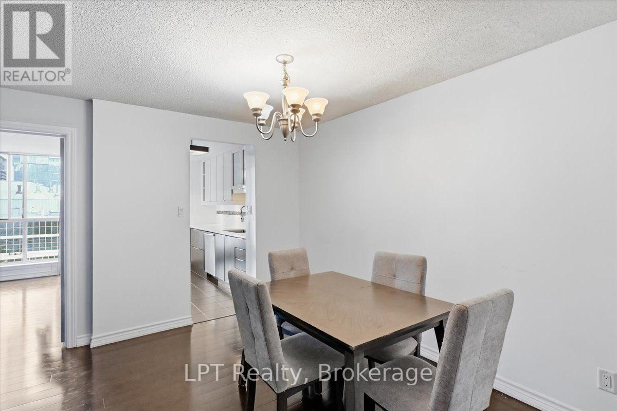 2721 - 633 Bay Street, Toronto, Ontario  M5G 2G4 - Photo 7 - C13708544