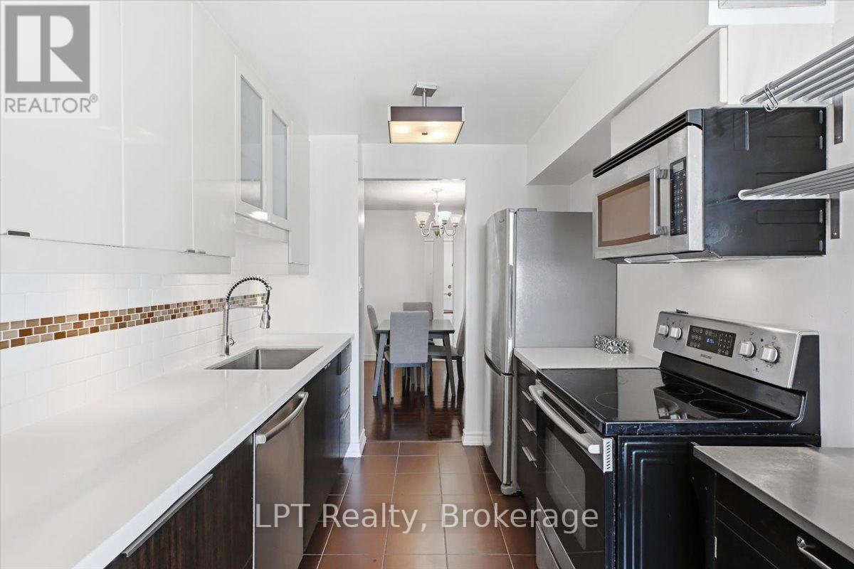 2721 - 633 Bay Street, Toronto, Ontario  M5G 2G4 - Photo 9 - C13708544