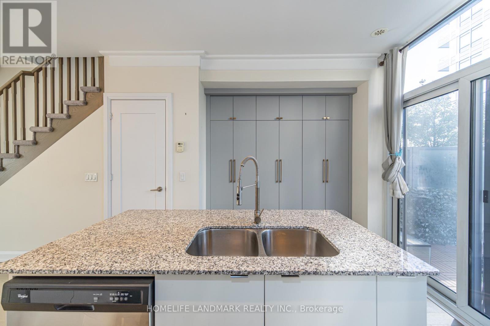 Th12 - 18 Graydon Hall Drive, Toronto, Ontario  M3A 0A4 - Photo 7 - C13708564