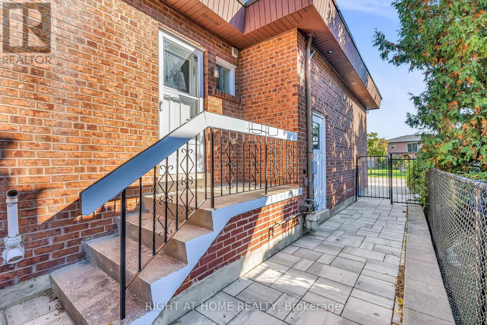 Lower Level - 373 Firglen Ridge, Vaughan, Ontario  L4L 1N6 - Photo 10 - N13708536