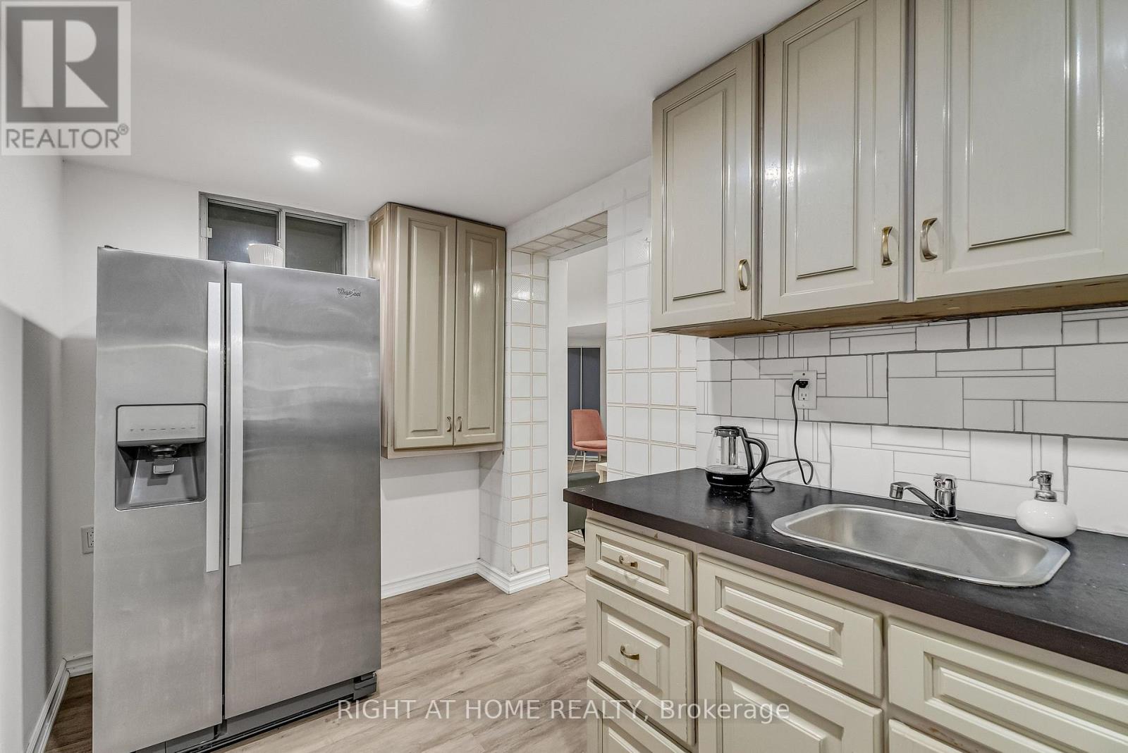 Lower Level - 373 Firglen Ridge, Vaughan, Ontario  L4L 1N6 - Photo 2 - N13708536