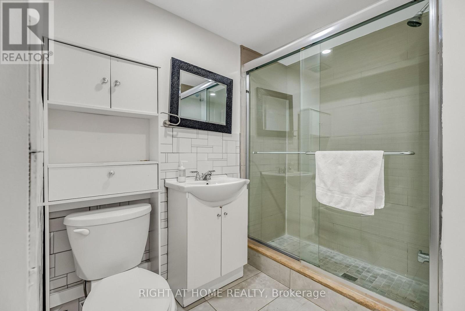 Lower Level - 373 Firglen Ridge, Vaughan, Ontario  L4L 1N6 - Photo 4 - N13708536