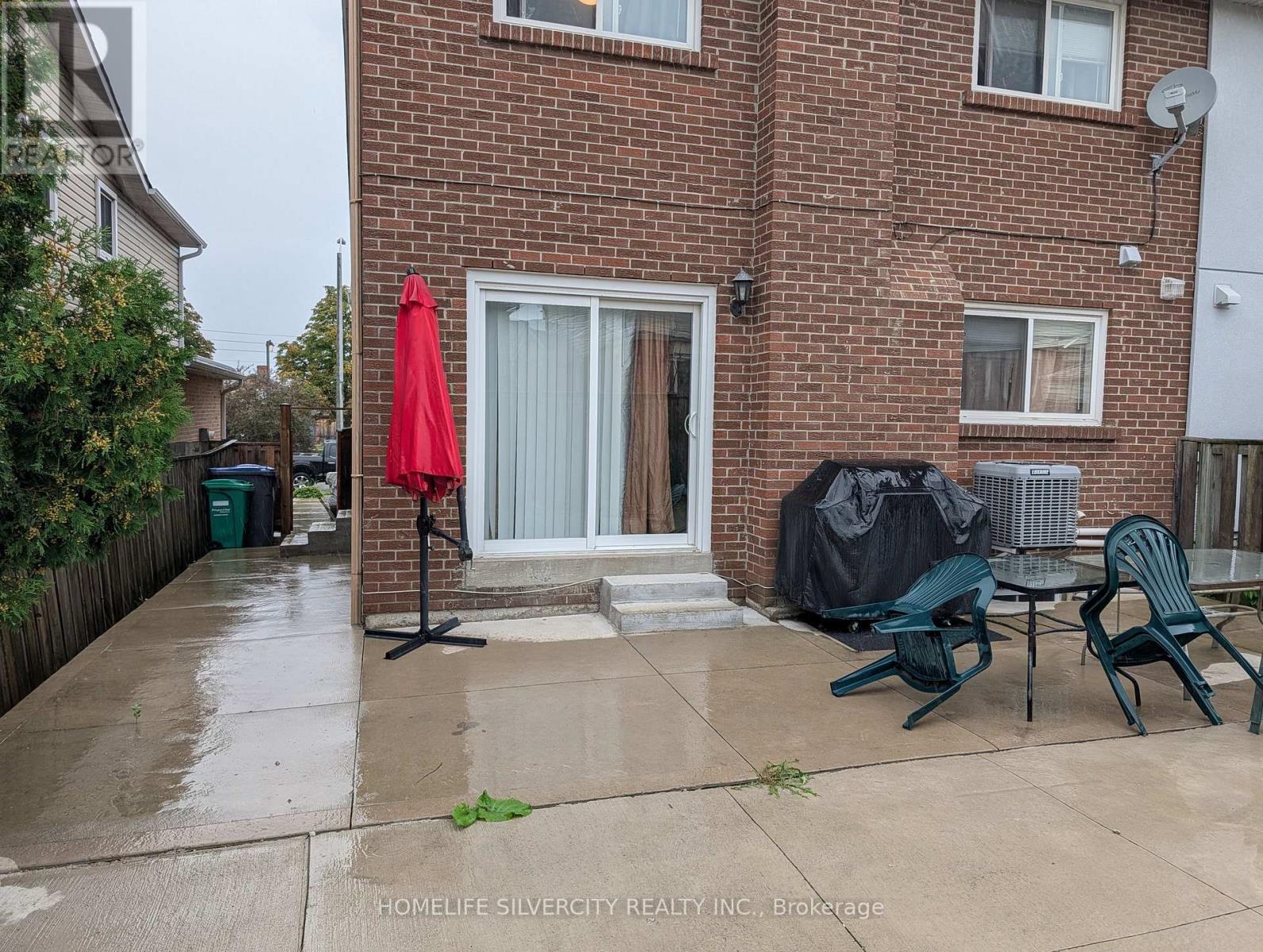 117 Simmons Boulevard, Brampton, Ontario  L6V 3X4 - Photo 3 - W13708500
